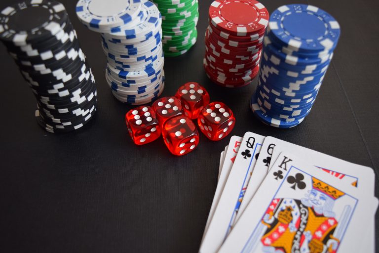 Why are live casino games revolutionizing modern online gambling platforms?